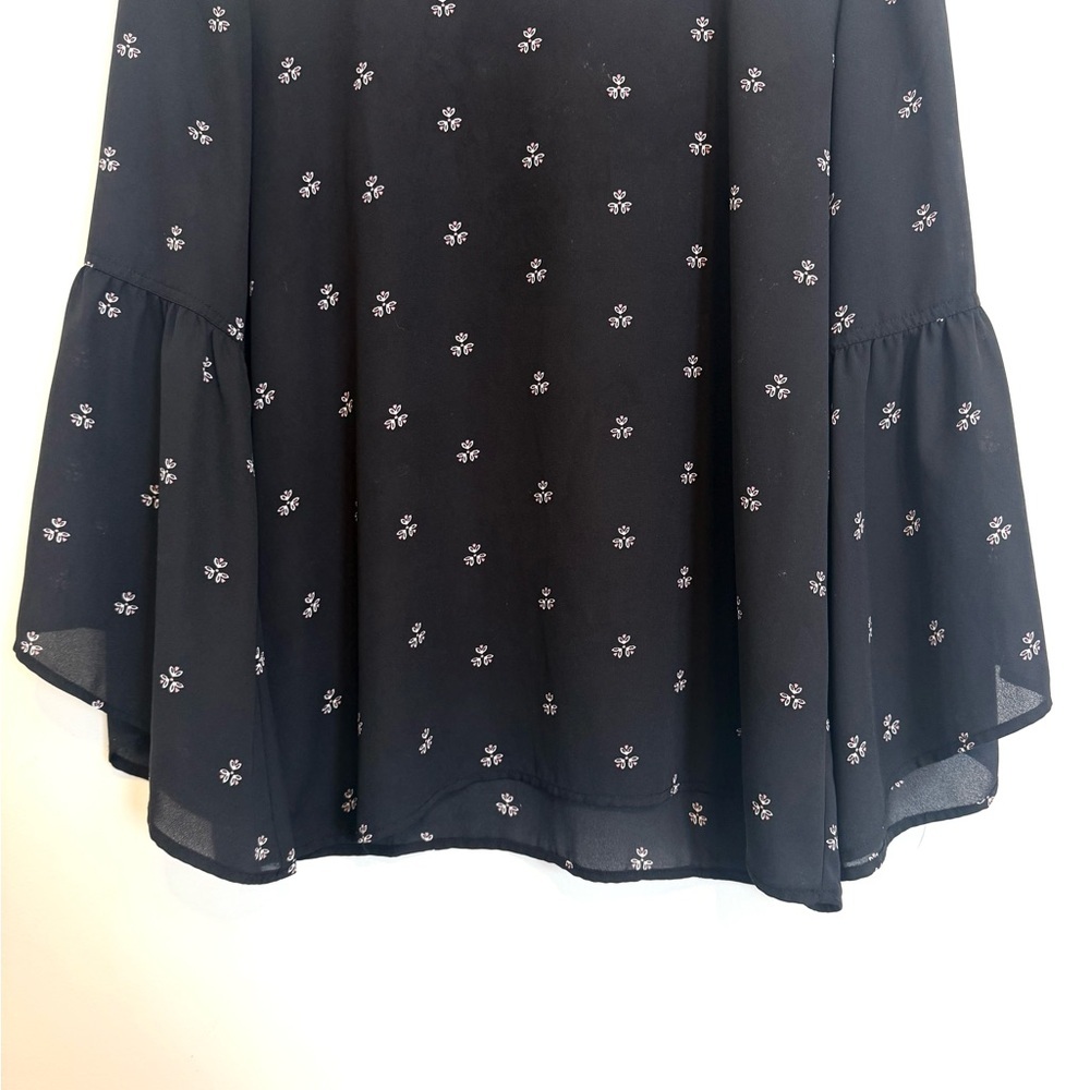 2/$30 LOFT Black Pink Floral Bell Sleeve Blouse Size Small - Picture 5 of 9